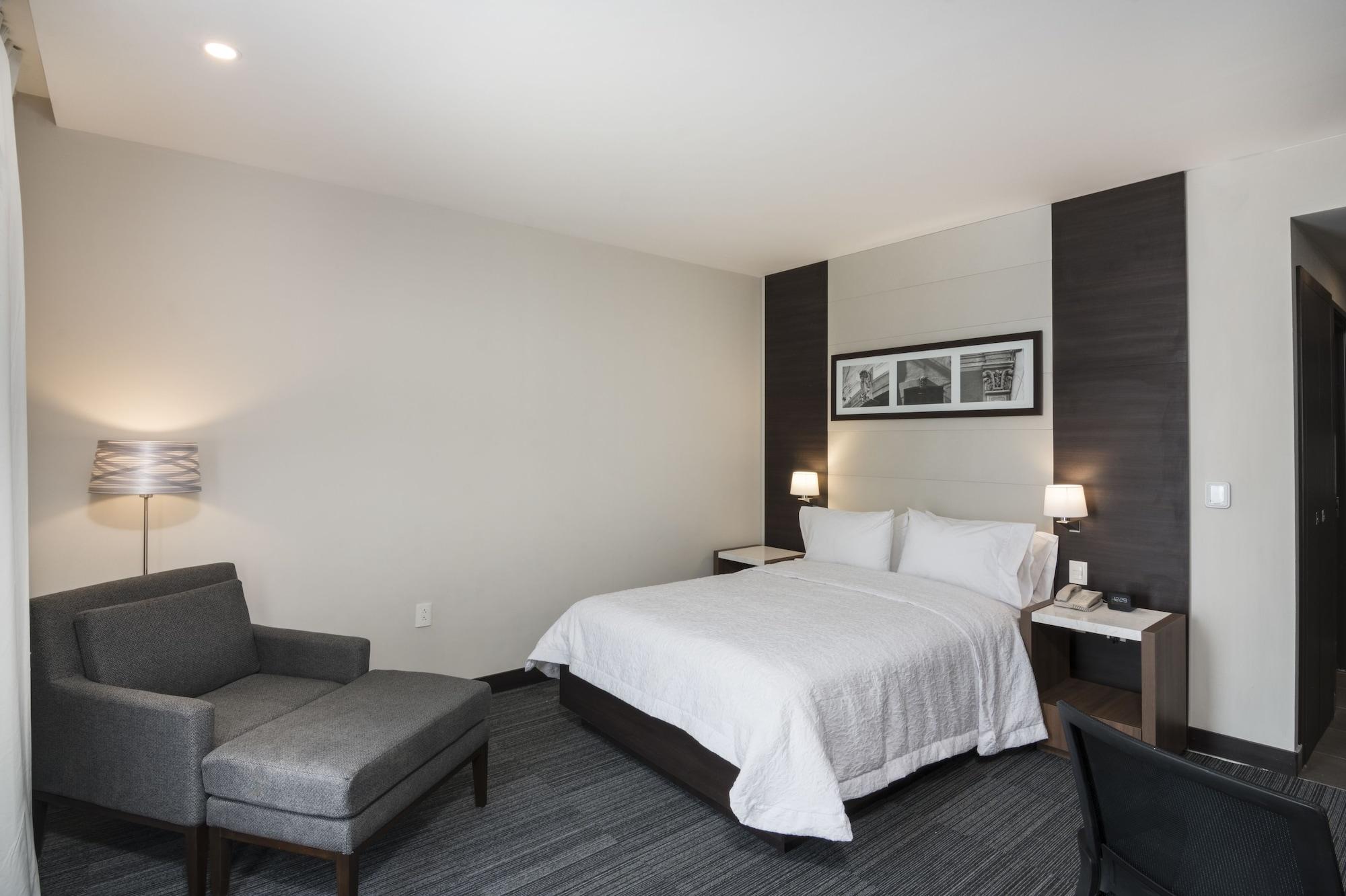 Hampton Inn And Suites San Luis Potosi Slp ภายนอก รูปภาพ