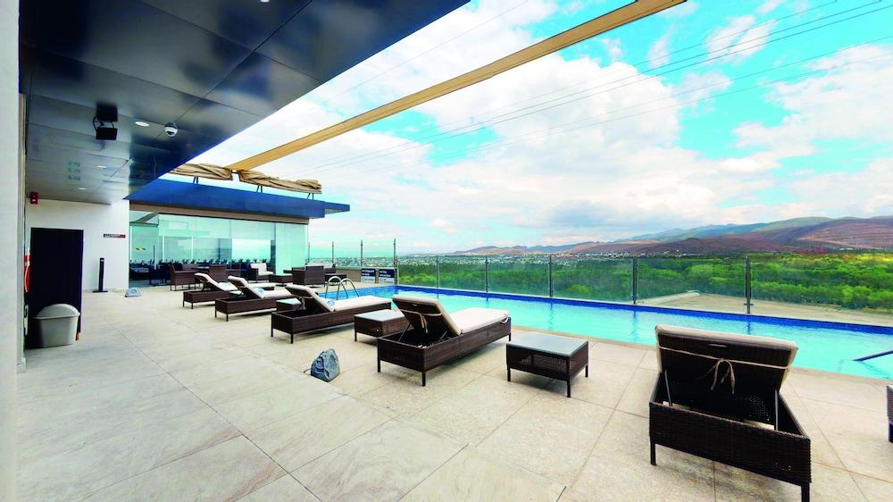 Hampton Inn And Suites San Luis Potosi Slp ภายนอก รูปภาพ