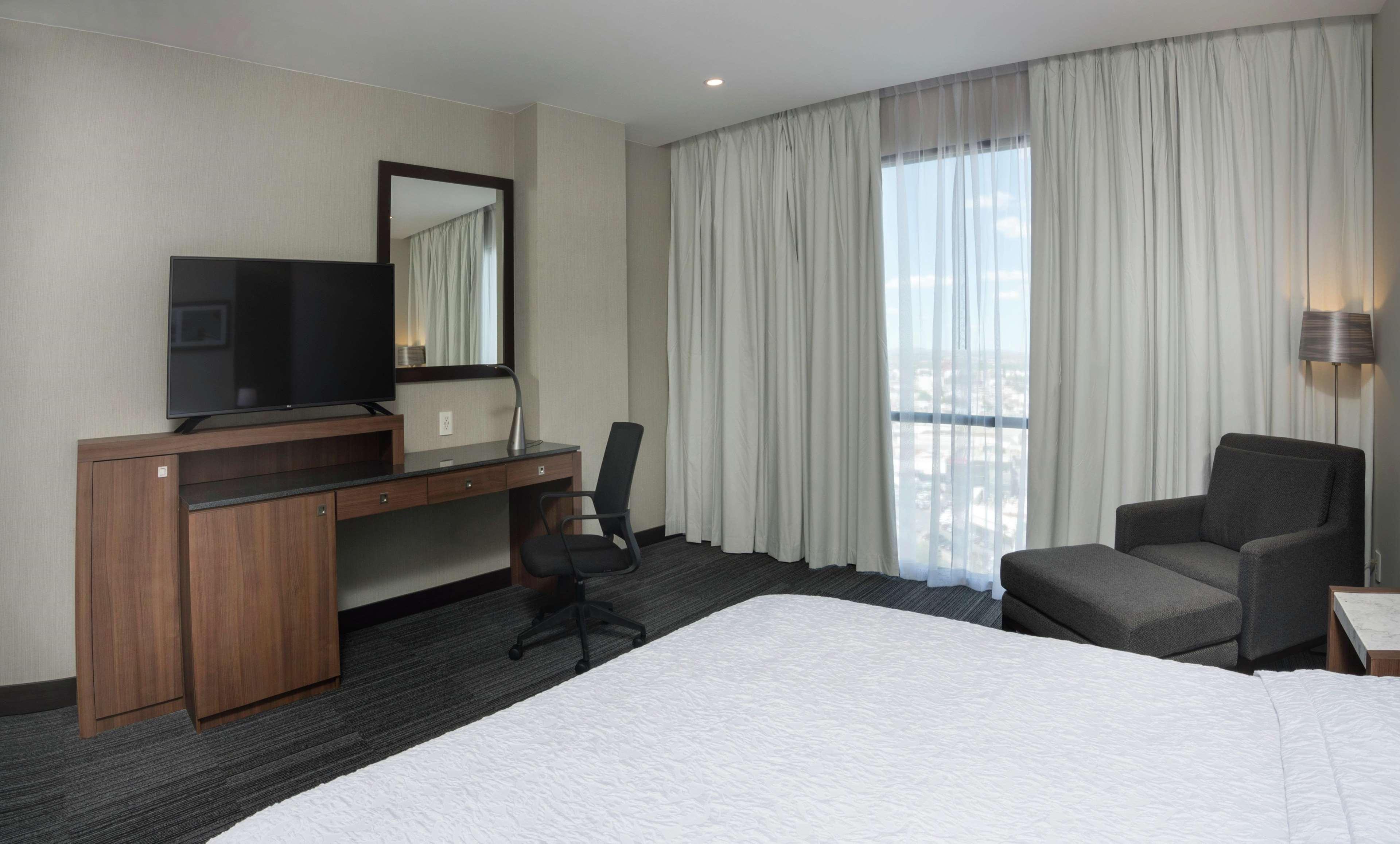 Hampton Inn And Suites San Luis Potosi Slp ภายนอก รูปภาพ
