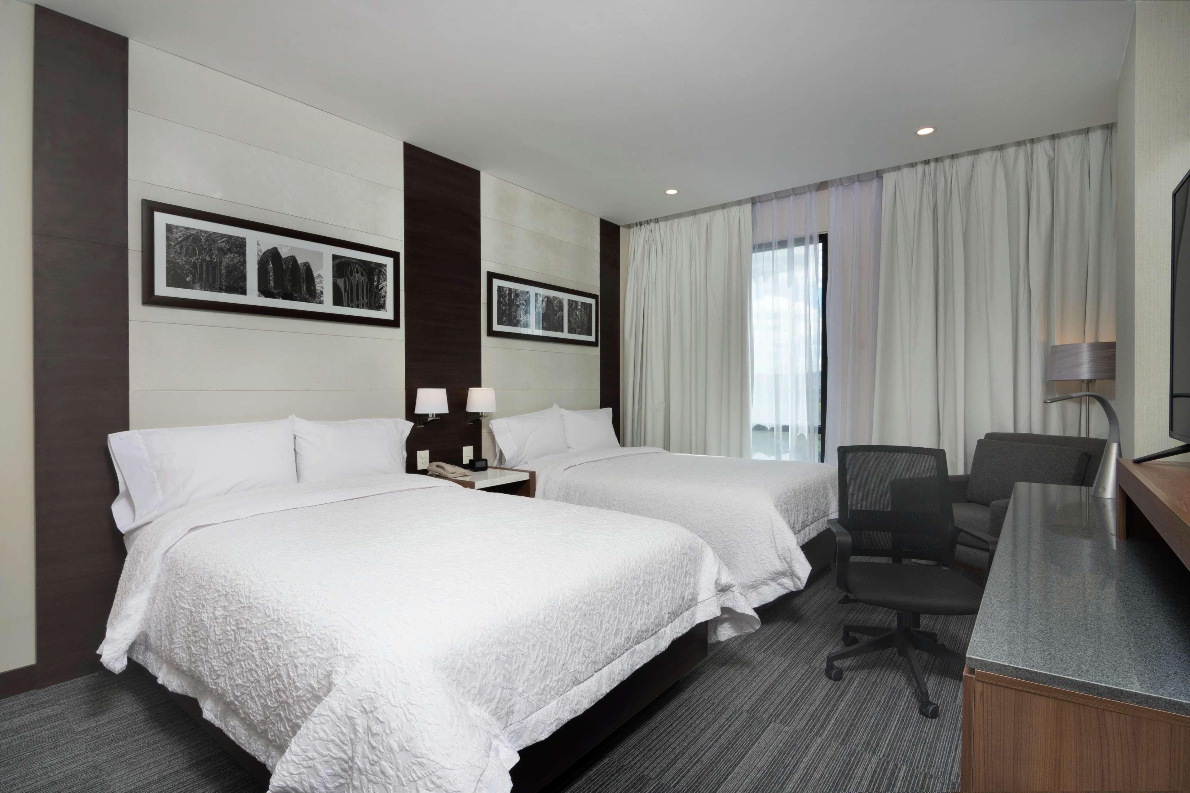Hampton Inn And Suites San Luis Potosi Slp ภายนอก รูปภาพ