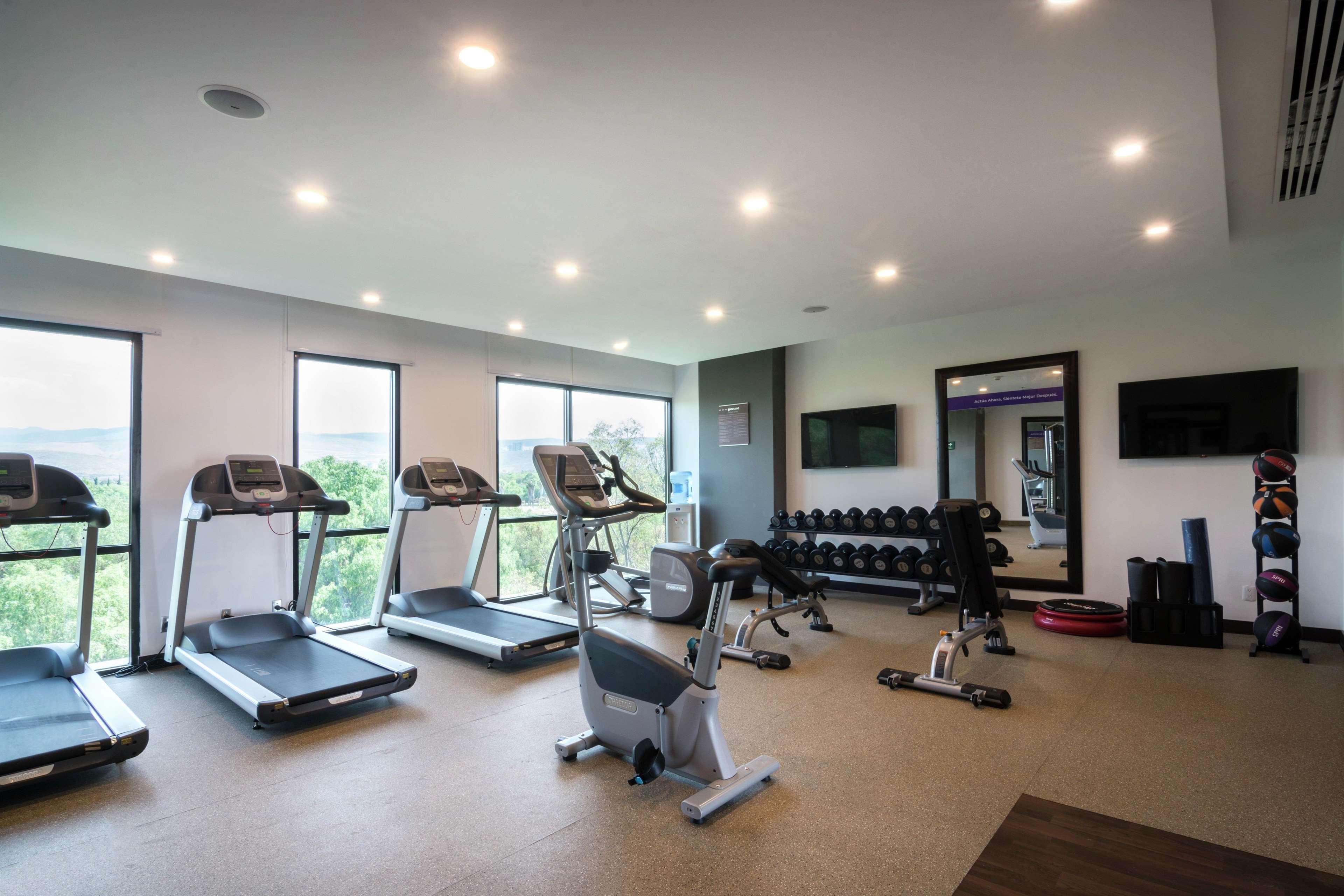 Hampton Inn And Suites San Luis Potosi Slp ภายนอก รูปภาพ