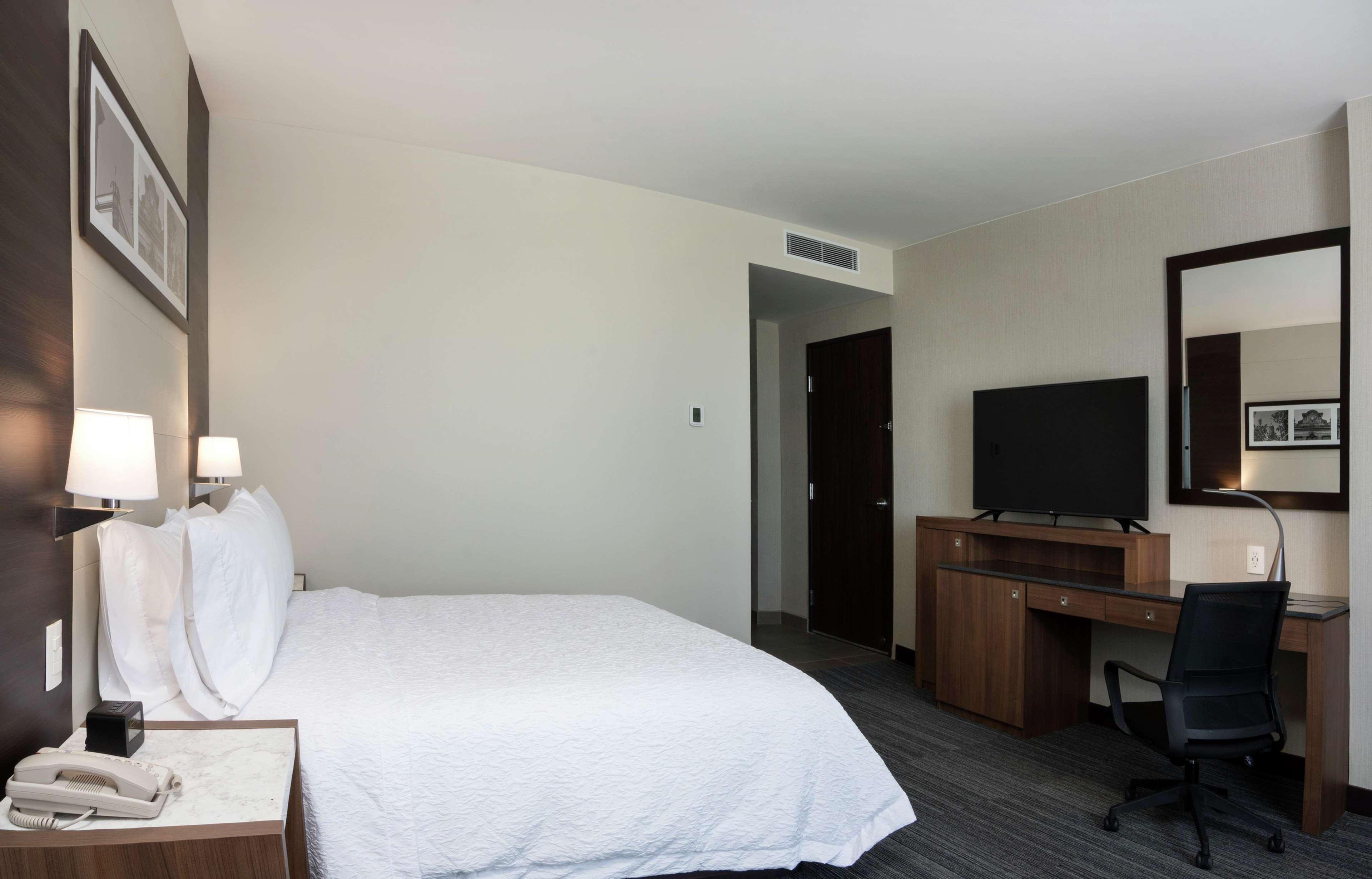 Hampton Inn And Suites San Luis Potosi Slp ภายนอก รูปภาพ