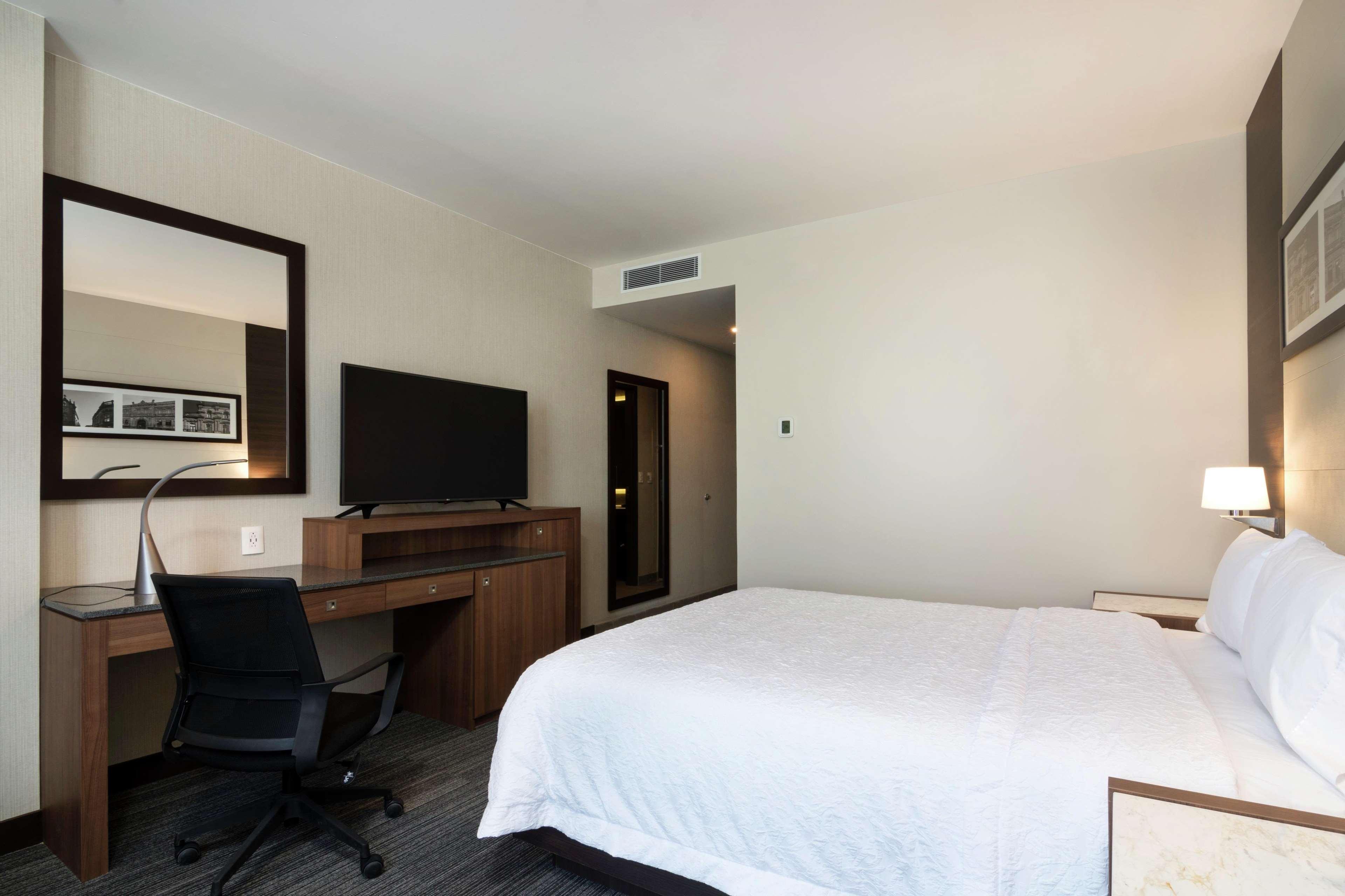 Hampton Inn And Suites San Luis Potosi Slp ภายนอก รูปภาพ
