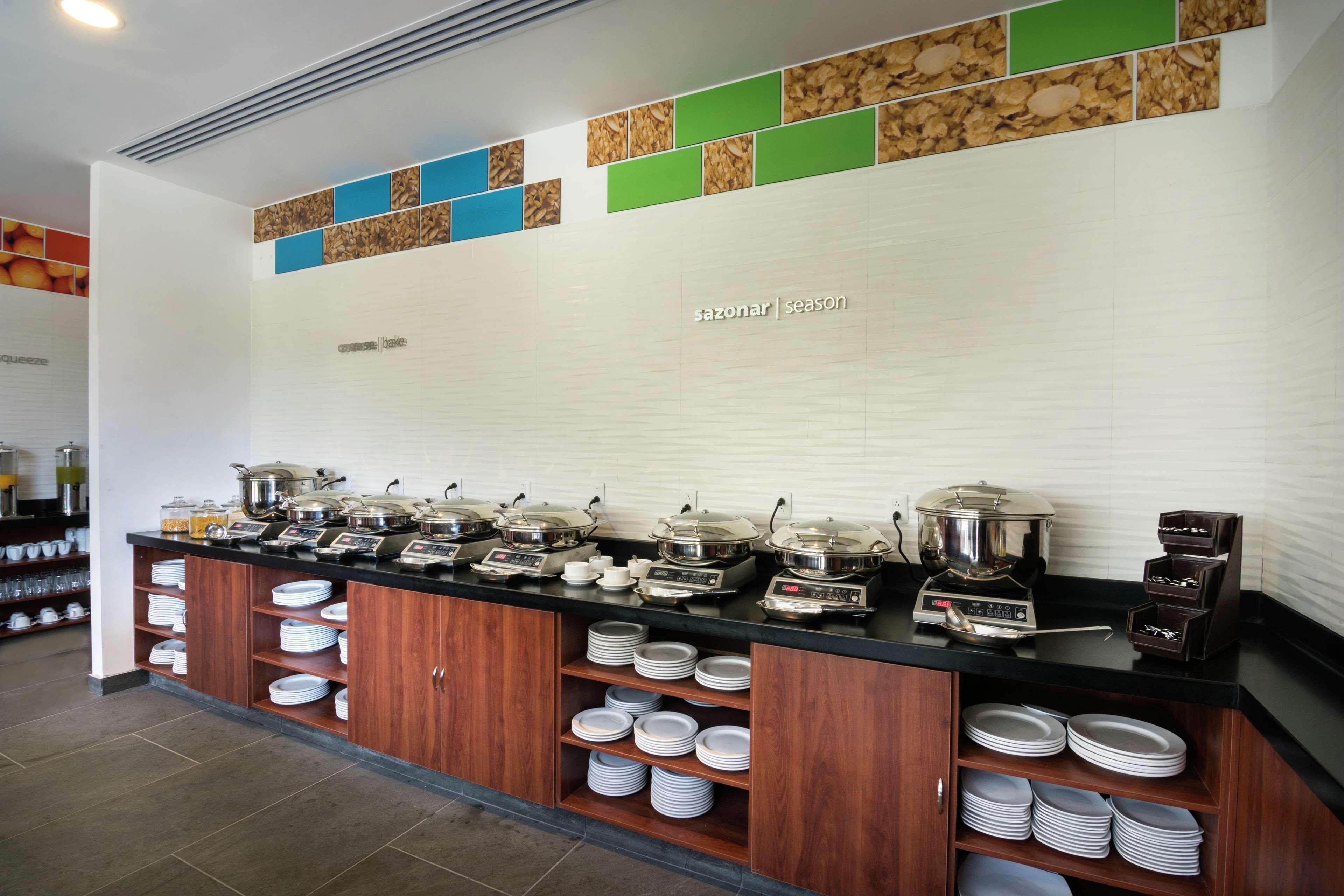 Hampton Inn And Suites San Luis Potosi Slp ภายนอก รูปภาพ
