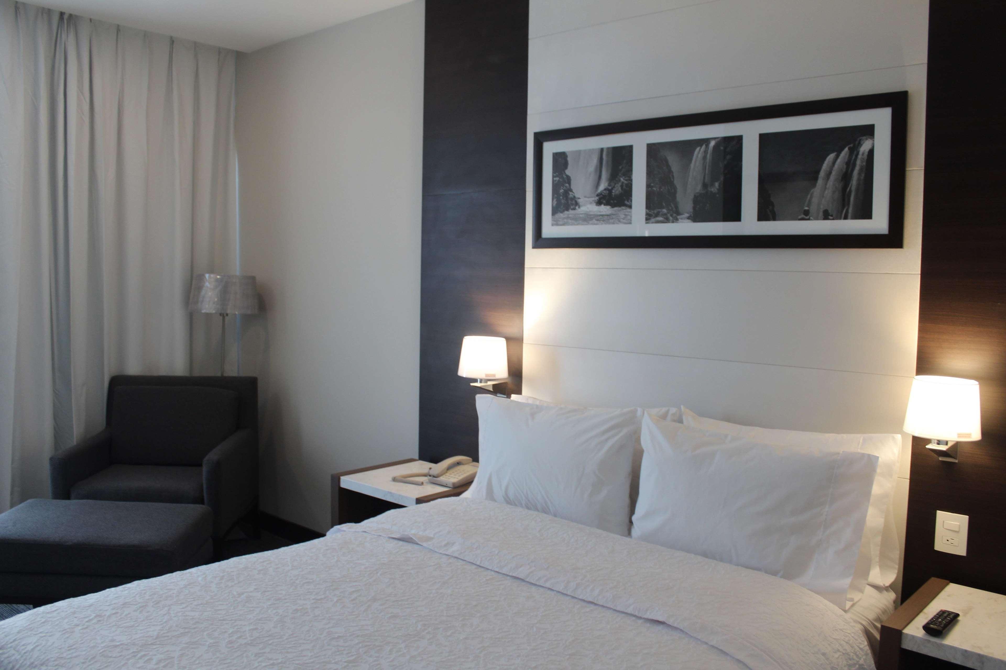 Hampton Inn And Suites San Luis Potosi Slp ภายนอก รูปภาพ