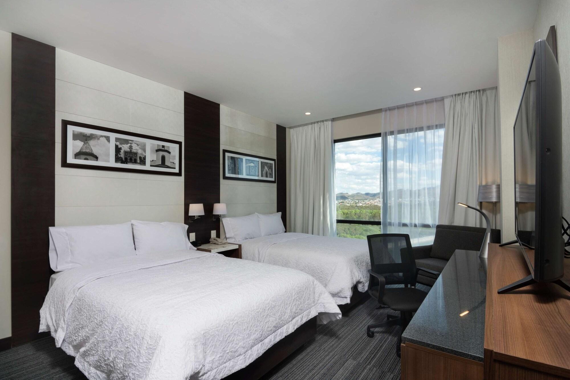Hampton Inn And Suites San Luis Potosi Slp ภายนอก รูปภาพ